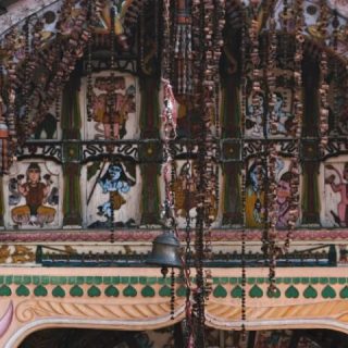 出生於婆羅門家,父親則是有名的論師,而當初媽媽懷舍利佛時候,智慧變得特高,弟弟拘西羅怎麼辯論都輸。 佛教小知識:四如意足